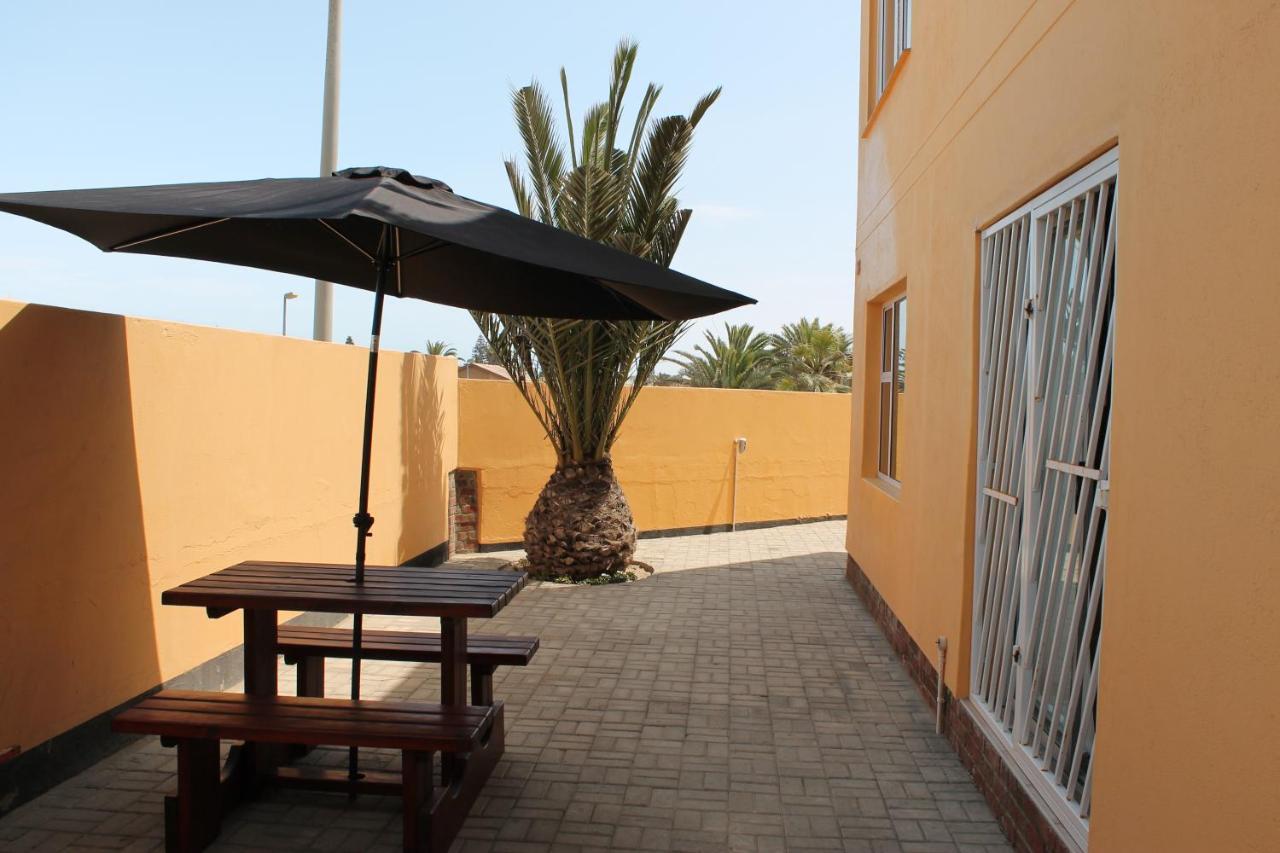 The Timeless Way Self Catering Accommodation Суакопмунд Екстериор снимка