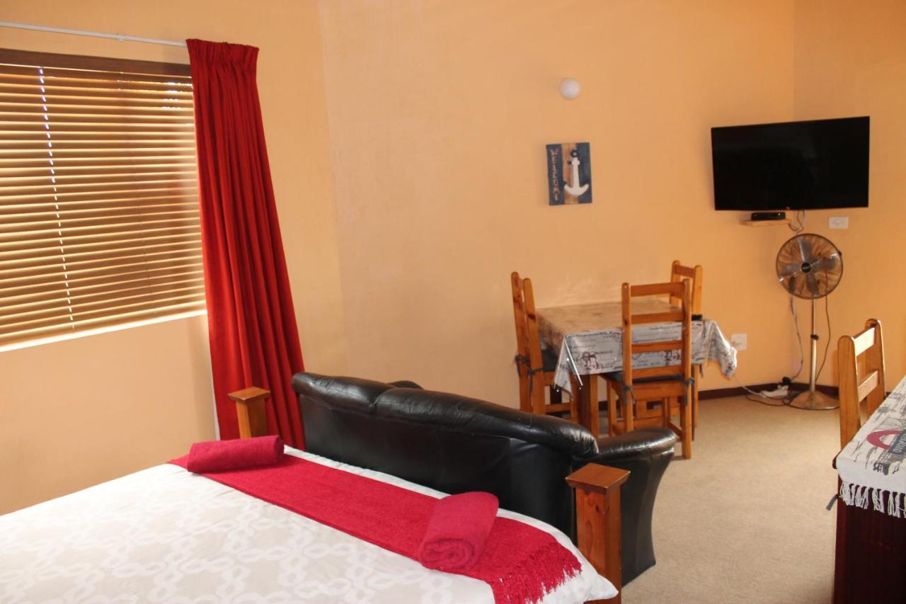 The Timeless Way Self Catering Accommodation Суакопмунд Екстериор снимка